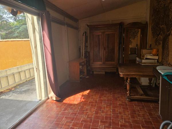 CAPENDU :  MAISON A PETIT PRIX ET GRAND TERRAIN  !