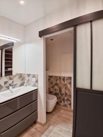 Cannes, Basse-Californie, Appartement de 2 pièces de 59.88 m2 avec terrasse, cave, parking