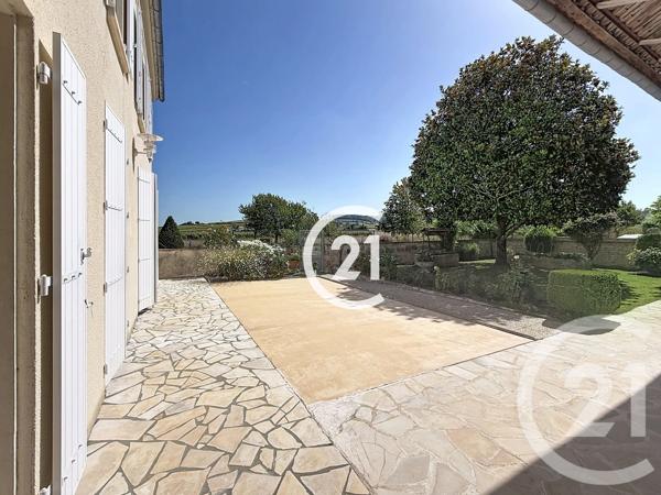 Maison à vendre  7 pièces - 177 m 2   SEGONZAC  - 16