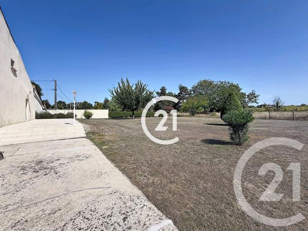 Maison à vendre  7 pièces - 177 m 2   SEGONZAC  - 16