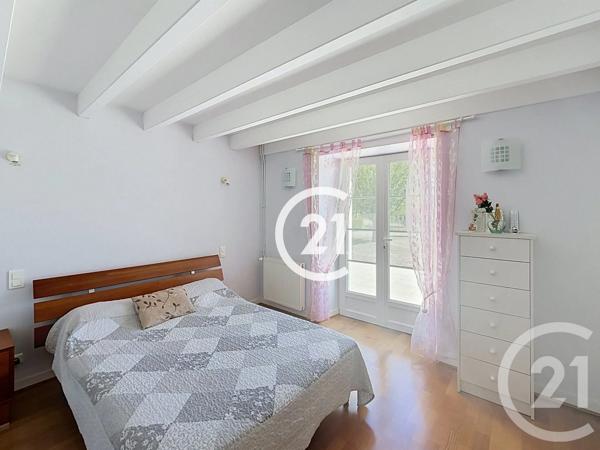 Maison à vendre  7 pièces - 177 m 2   SEGONZAC  - 16