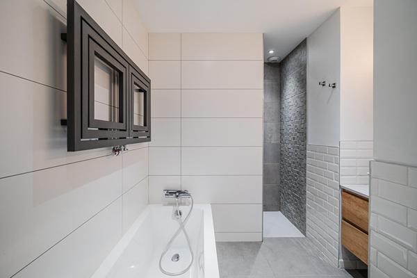 Appartement atypique avec terrasses sur cour