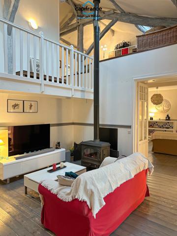 Propriété à vendre 8 pièces, propriété de 220m2 chalet - boxes à chevaux - dépendances sur 7ha de terrain