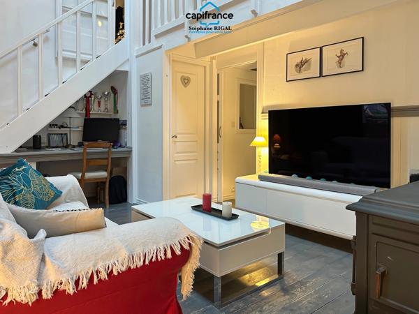 Propriété à vendre 8 pièces, propriété de 220m2 chalet - boxes à chevaux - dépendances sur 7ha de terrain