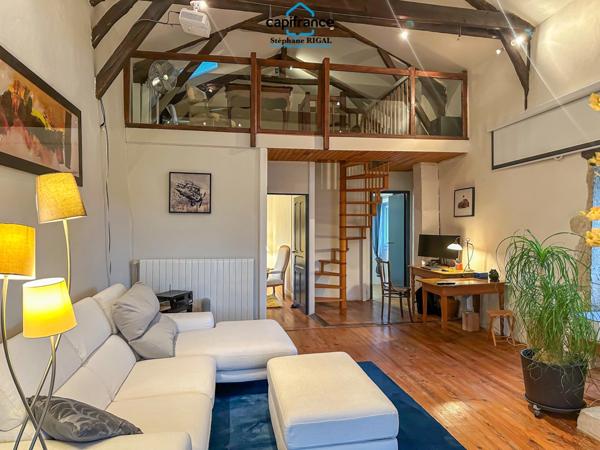 Propriété à vendre 8 pièces, propriété de 220m2 chalet - boxes à chevaux - dépendances sur 7ha de terrain