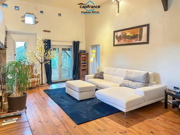 Propriété à vendre 8 pièces, propriété de 220m2 chalet - boxes à chevaux - dépendances sur 7ha de terrain