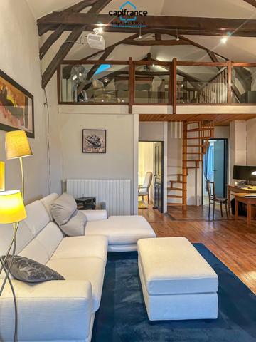 Propriété à vendre 8 pièces, propriété de 220m2 chalet - boxes à chevaux - dépendances sur 7ha de terrain