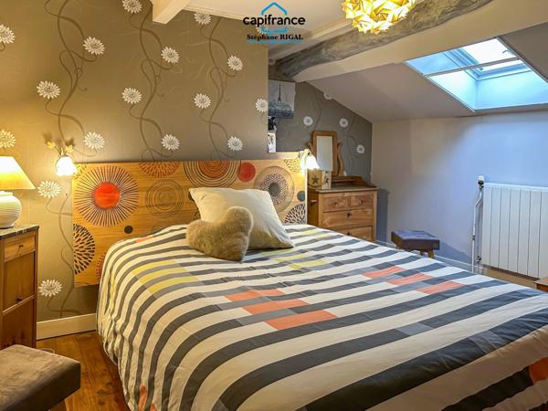 Propriété à vendre 8 pièces, propriété de 220m2 chalet - boxes à chevaux - dépendances sur 7ha de terrain