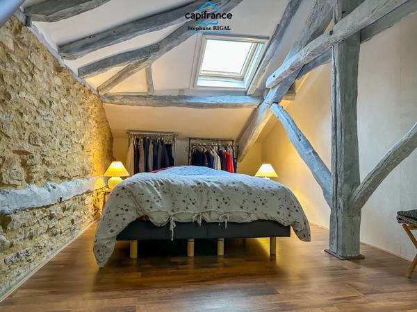 Propriété à vendre 8 pièces, propriété de 220m2 chalet - boxes à chevaux - dépendances sur 7ha de terrain