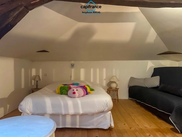 Propriété à vendre 8 pièces, propriété de 220m2 chalet - boxes à chevaux - dépendances sur 7ha de terrain