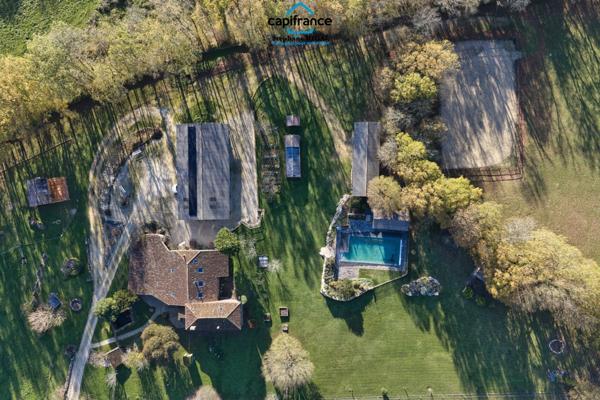 Propriété à vendre 8 pièces, propriété de 220m2 chalet - boxes à chevaux - dépendances sur 7ha de terrain