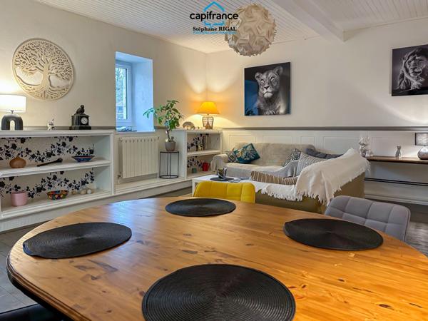 Propriété à vendre 8 pièces, propriété de 220m2 chalet - boxes à chevaux - dépendances sur 7ha de terrain