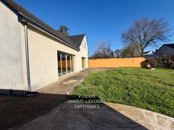 Maison à vendre 10 pièces TIERCE (49)