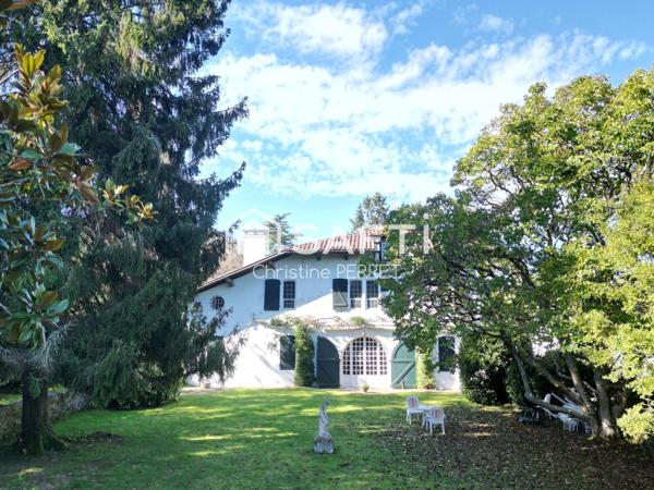 Maison de Maitre du XVIII siècle sur 8000 m2 terrain