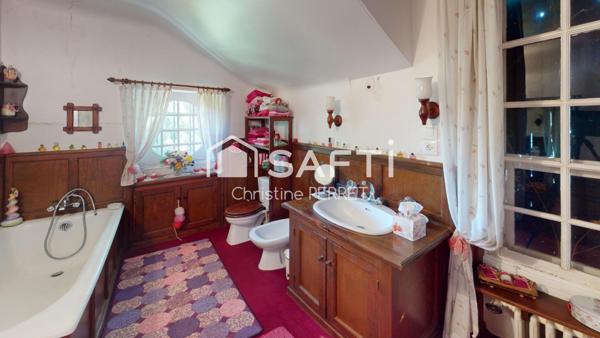 Maison de Maitre du XVIII siècle sur 8000 m2 terrain