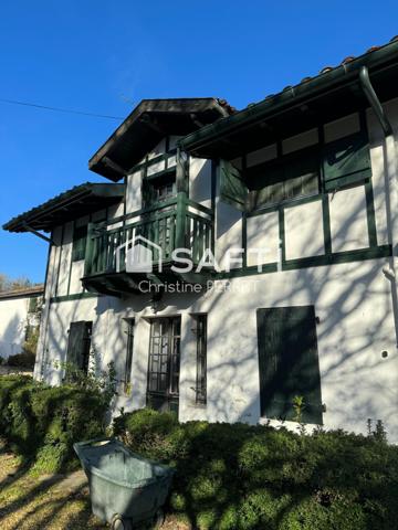 Maison de Maitre du XVIII siècle sur 8000 m2 terrain