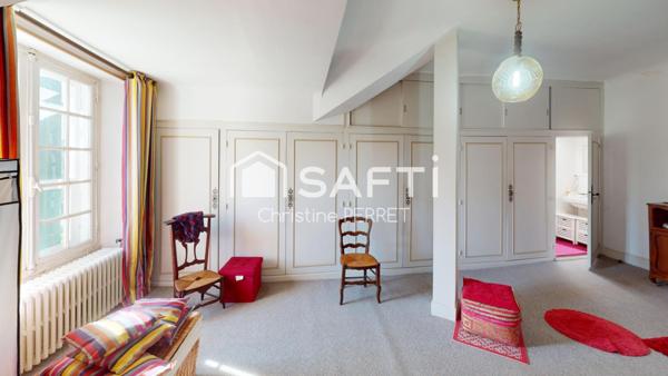 Maison de Maitre du XVIII siècle sur 8000 m2 terrain