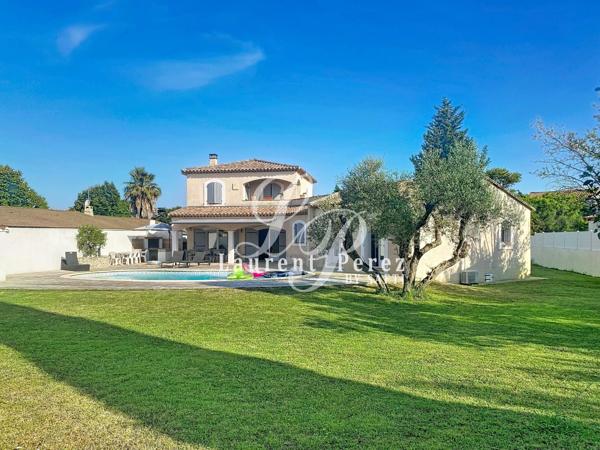 Villa 173 m² 4 ch piscine terrain 1500 m² Lunel Nord