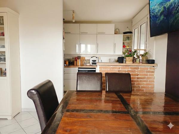 T3 de 73m² - DERNIER ÉTAGE - GRAND BALCON SUD - SAINT-PRIEST