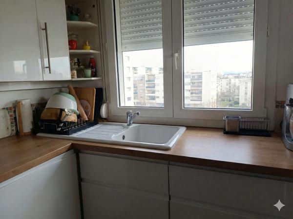 T3 de 73m² - DERNIER ÉTAGE - GRAND BALCON SUD - SAINT-PRIEST