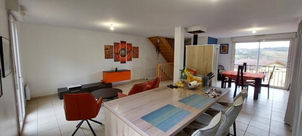 Maison
         5 pièces
        - 104 m² 299 000 € *