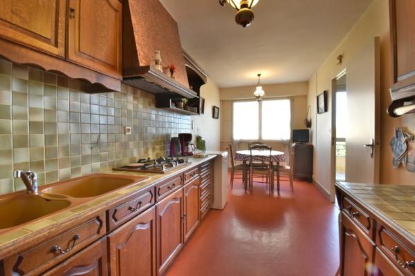 Appartement Spacieux et lumineux de 88 m² 4 pièces au Montmorency II – 6e étage avec balcon à LAVAL (53)