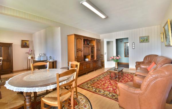 Appartement Spacieux et lumineux de 88 m² 4 pièces au Montmorency II – 6e étage avec balcon à LAVAL (53)