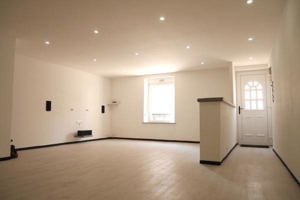 MAISON DE VILLE, RENOVEE, AVEC JARDIN