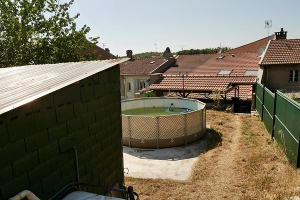 MAISON DE VILLE, RENOVEE, AVEC JARDIN