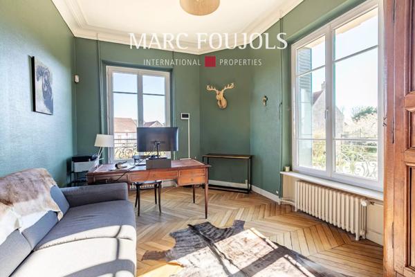 Maison de maitre avec dépendances