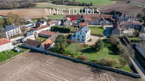 Maison de maitre avec dépendances
