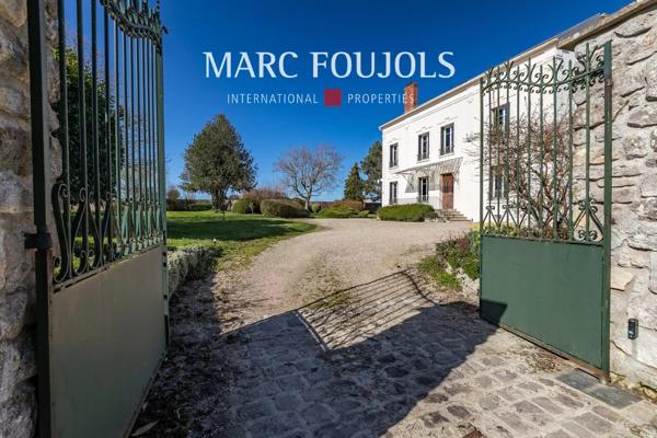 Maison de maitre avec dépendances