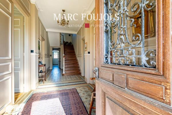 Maison de maitre avec dépendances