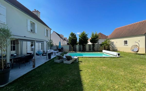 Maison à vendre    5 pièces • 140 m2 Magny-le-Hongre