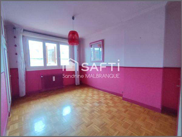 Maison de semi  individuelle,3 chambres, garage ,sous sol complet  et jardin