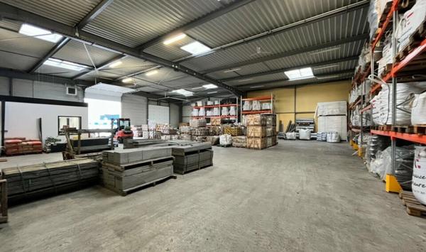 A LOUER : BATIMENT D'ACTIVITÉS DE 625 M² - ZONE NORD DU MANS