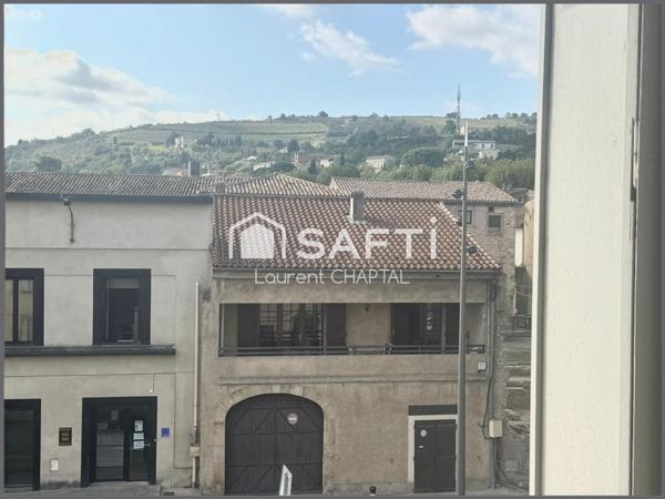 Immeuble avec gros potentiel.