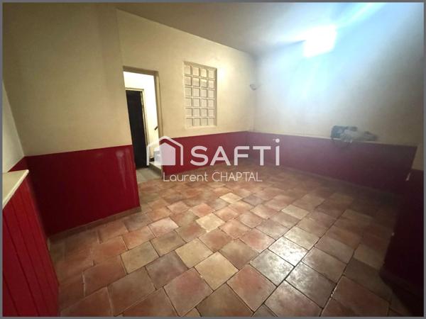 Immeuble avec gros potentiel.