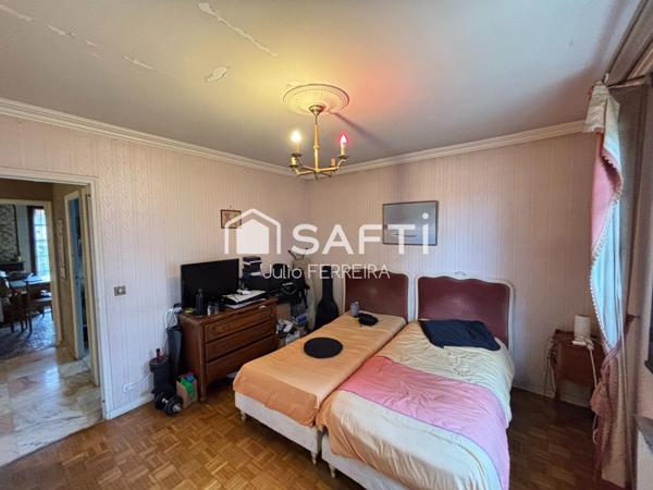 PAVILLON FAMILIALE DANS LE SECTEUR VILLAGE PARISIEN