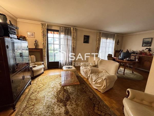 PAVILLON FAMILIALE DANS LE SECTEUR VILLAGE PARISIEN