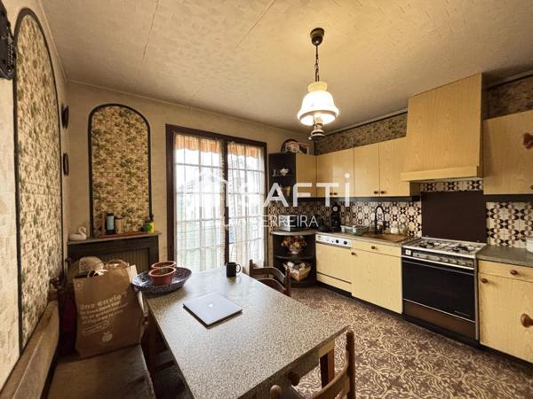 PAVILLON FAMILIALE DANS LE SECTEUR VILLAGE PARISIEN