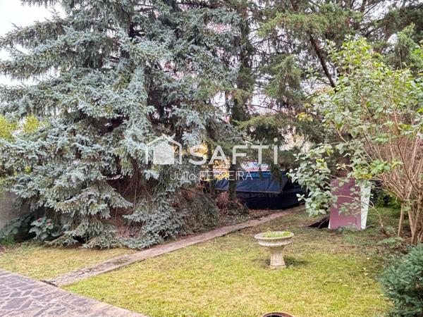 PAVILLON FAMILIALE DANS LE SECTEUR VILLAGE PARISIEN