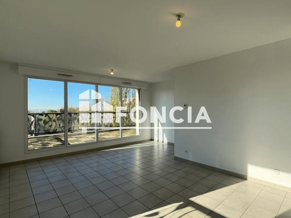Location Appartement 4 pièces 100.94 m² - 4 PROMENADE DES SQUARES Herouville Saint Clair 14200