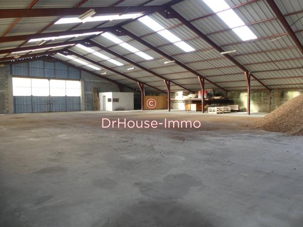 Bien immobilier à vendre 1 pièce de 785 m²