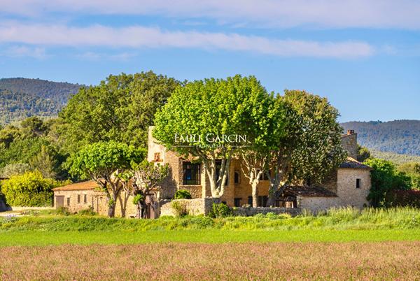 A vendre - Propriété du début du XVIème siècle - Sud Luberon