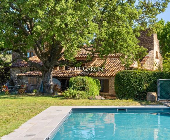 A vendre - Propriété du début du XVIème siècle - Sud Luberon
