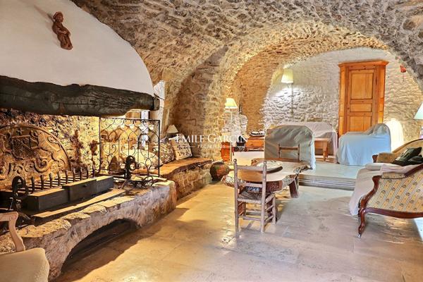 A vendre - Propriété du début du XVIème siècle - Sud Luberon