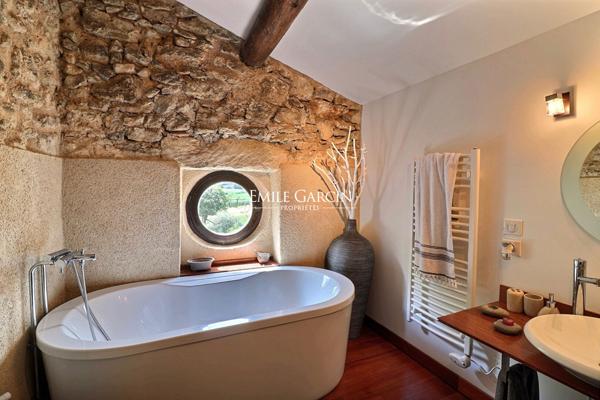 A vendre - Propriété du début du XVIème siècle - Sud Luberon