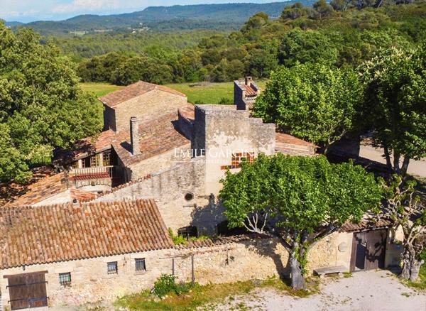 A vendre - Propriété du début du XVIème siècle - Sud Luberon