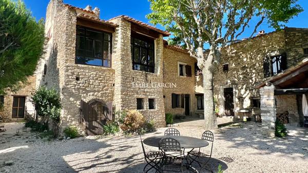 A vendre - Propriété du début du XVIème siècle - Sud Luberon